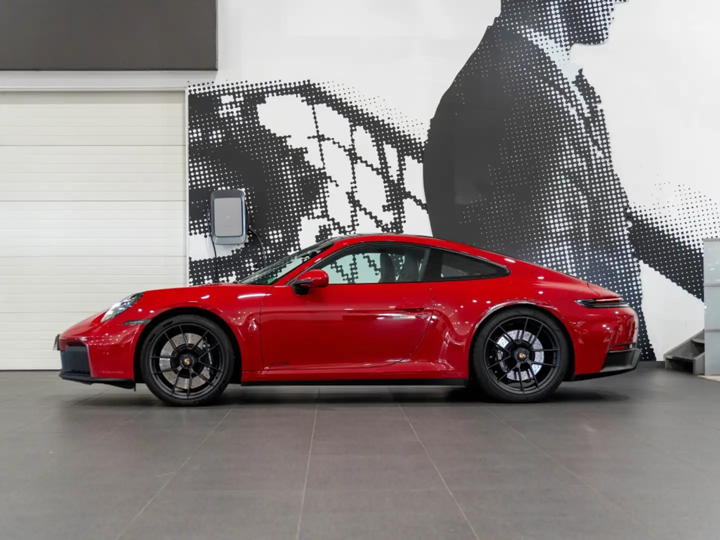 Porsche 911 Carrera 4 GTS Rojo - 2