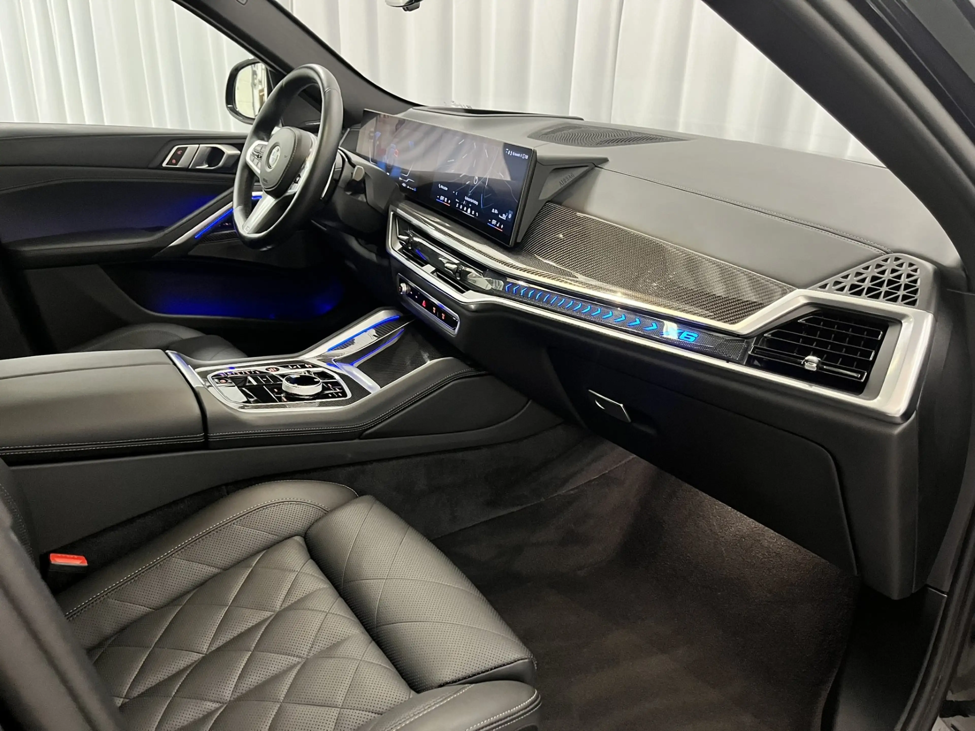BMW X6 xDrive30d *M-Sport PRO / Innovationspaket / Panorama* — photo 8
