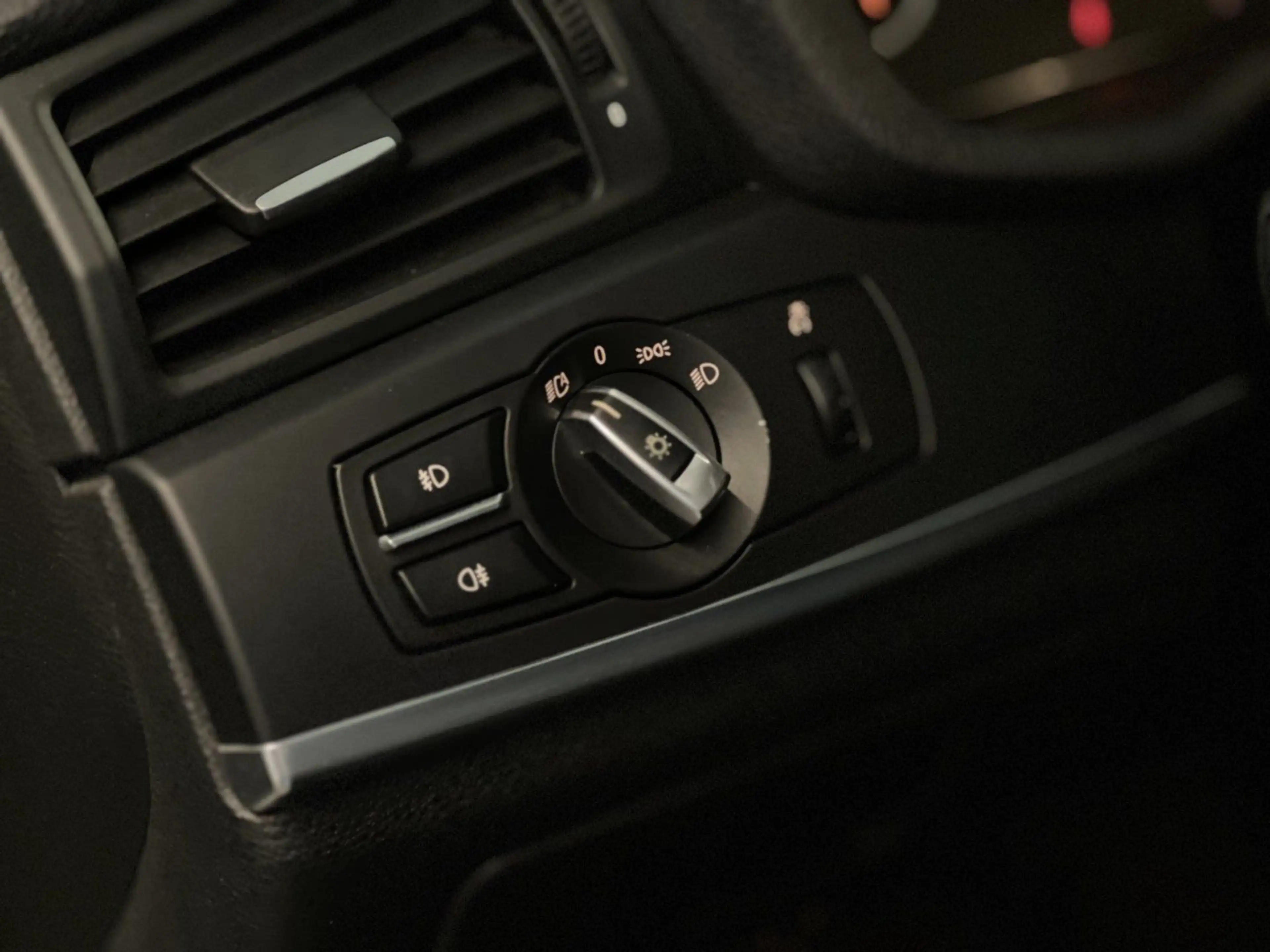 BMW X3 xDrive 20d - Bi-Xenon - Navi - Parksensoren - All — photo 10