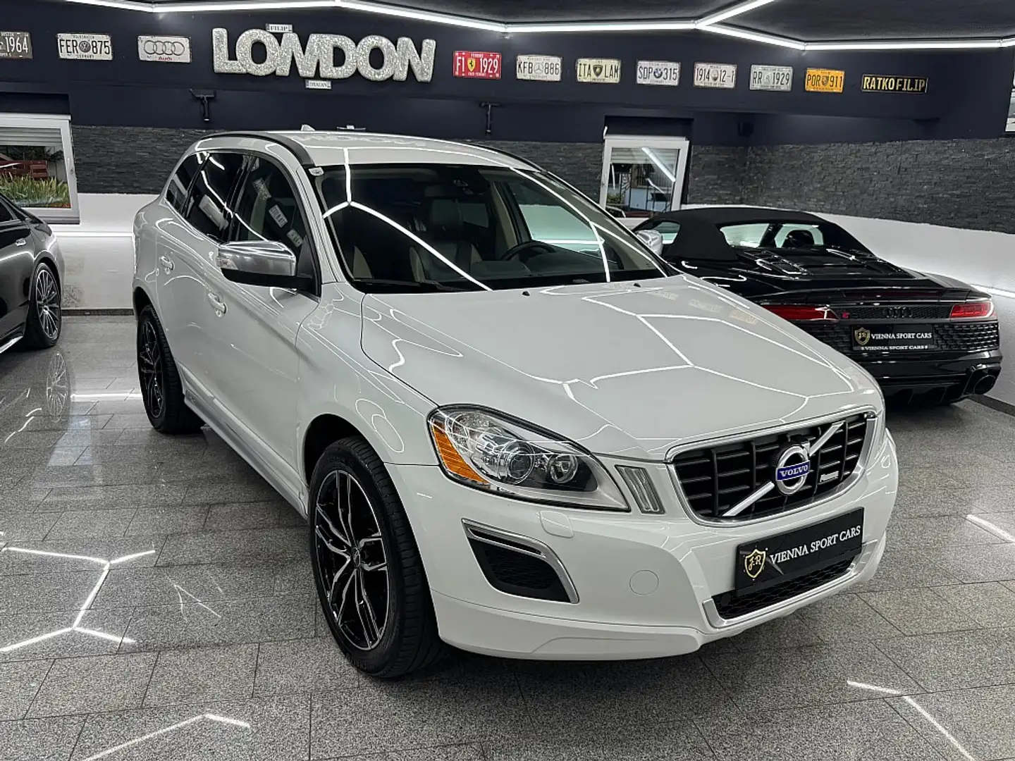 Volvo XC60 D5 AWD R-Design Geartronic*Wenig-KM*Top-Ausstat... Blanc - 2