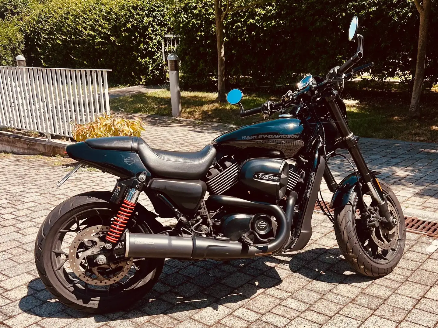 Harley-Davidson Street Rod Nero - 1