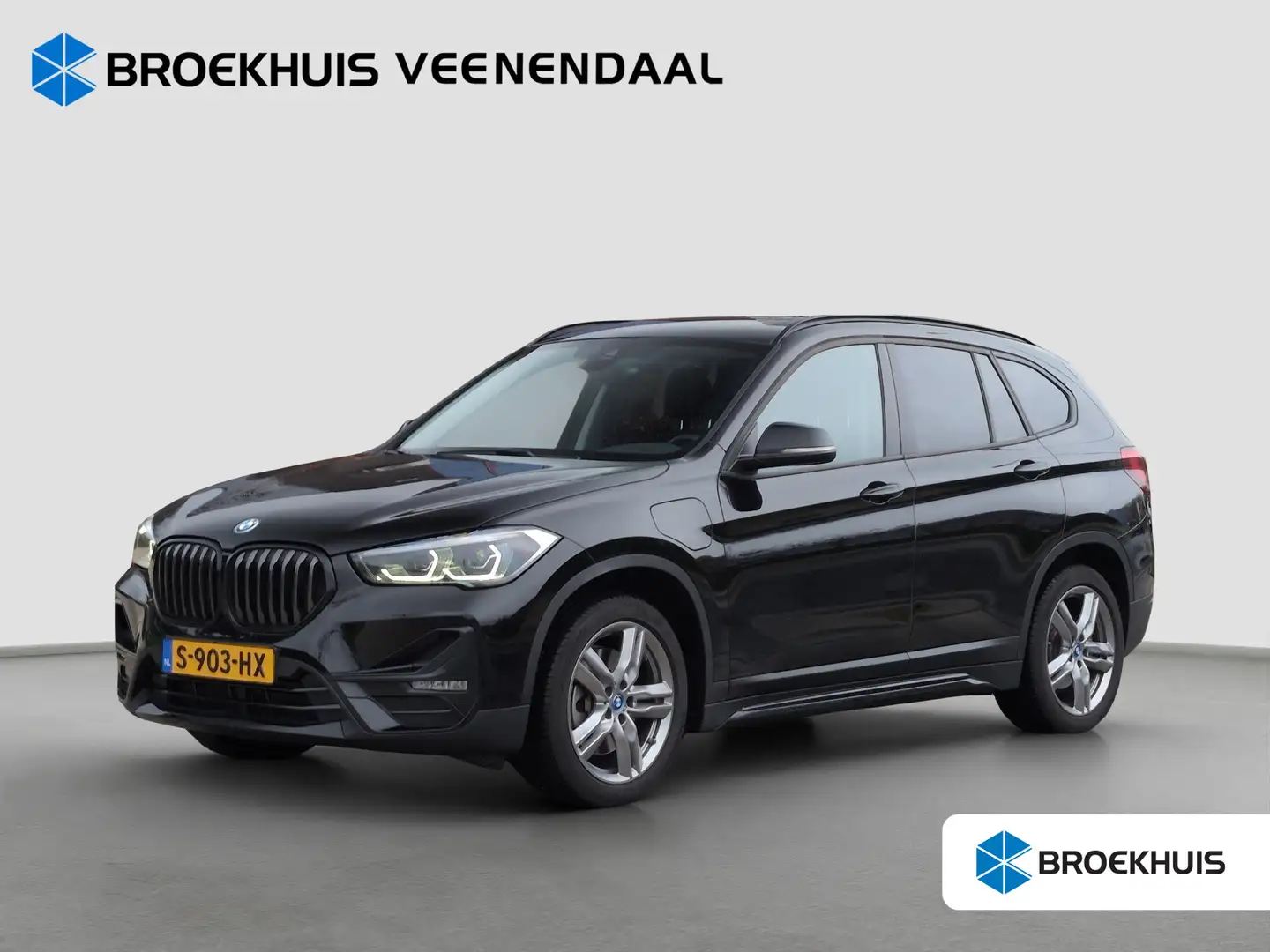 BMW X1 xDrive25e | Plug-In | Sportstoelen | Camera | Elek Zwart - 1