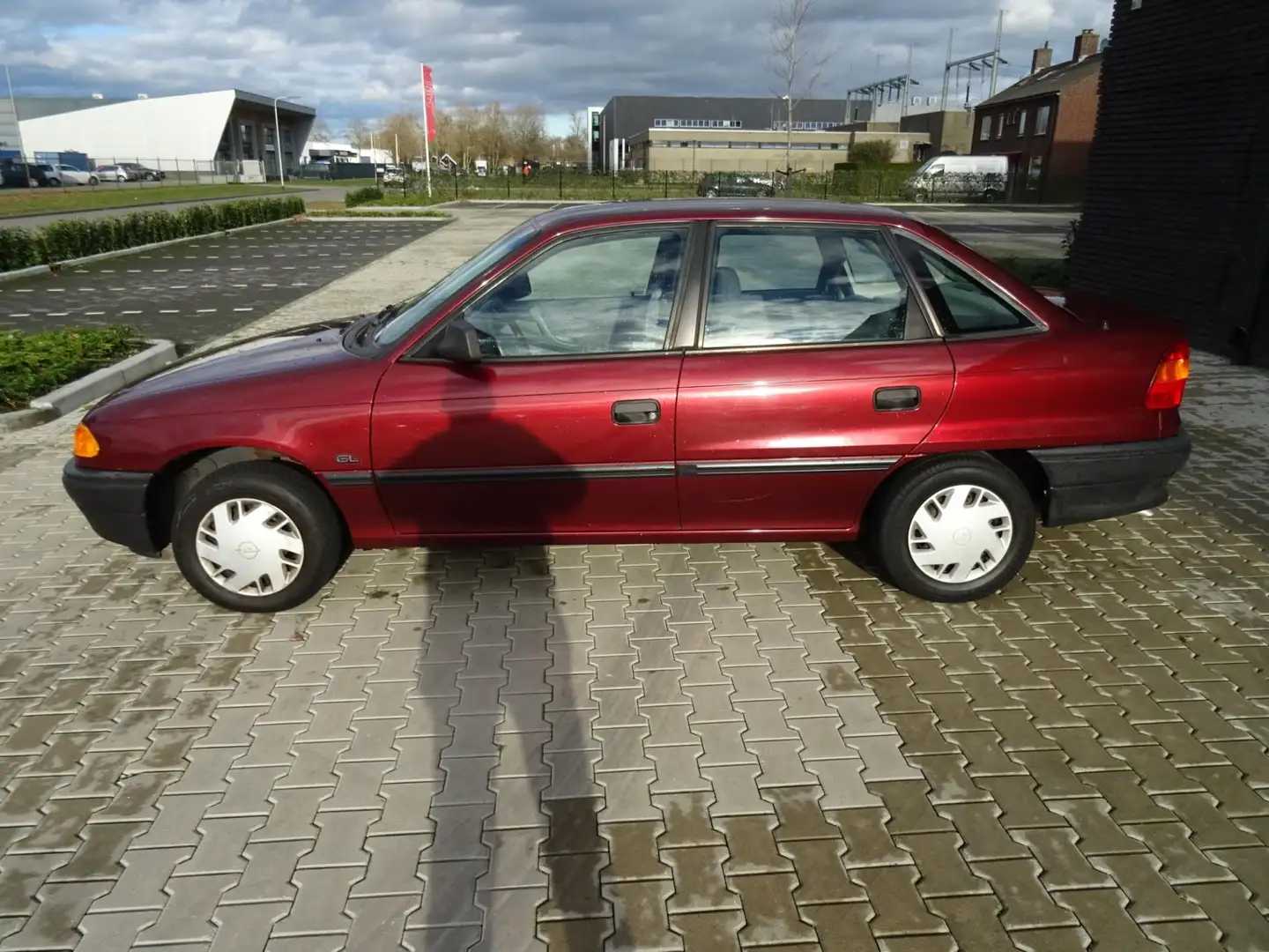 Opel Astra 1.6 SZ Young Kırmızı - 2