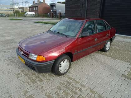 Opel Astra 1.6 SZ Young