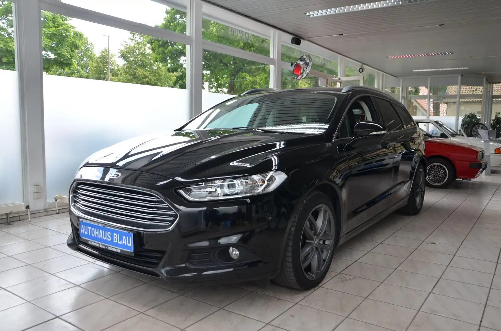 Ford Mondeo Turnier 2.0 TDCi *NAVI*SITZHZG*PDC*XENON* Noir - 1