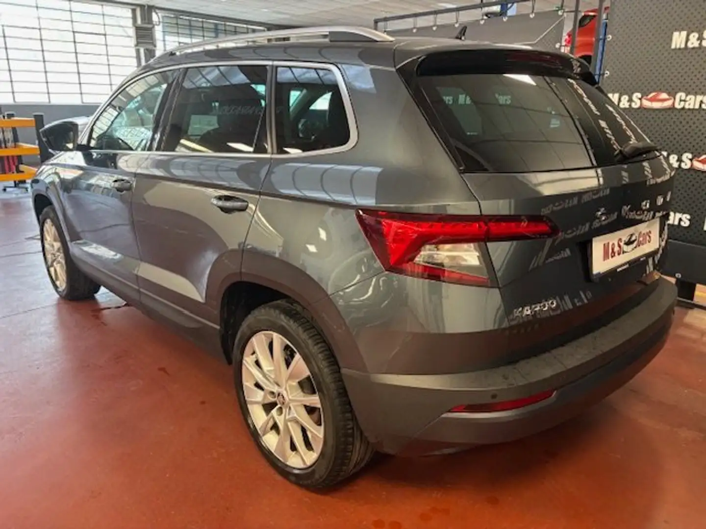 Skoda Karoq 1.0 tsi Style - TAGLIANDATA - UNICO PROPRIETARIO! Gris - 2