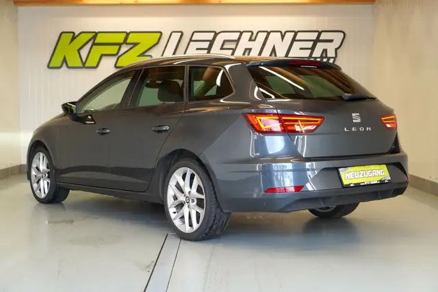 Seat Leon view 7