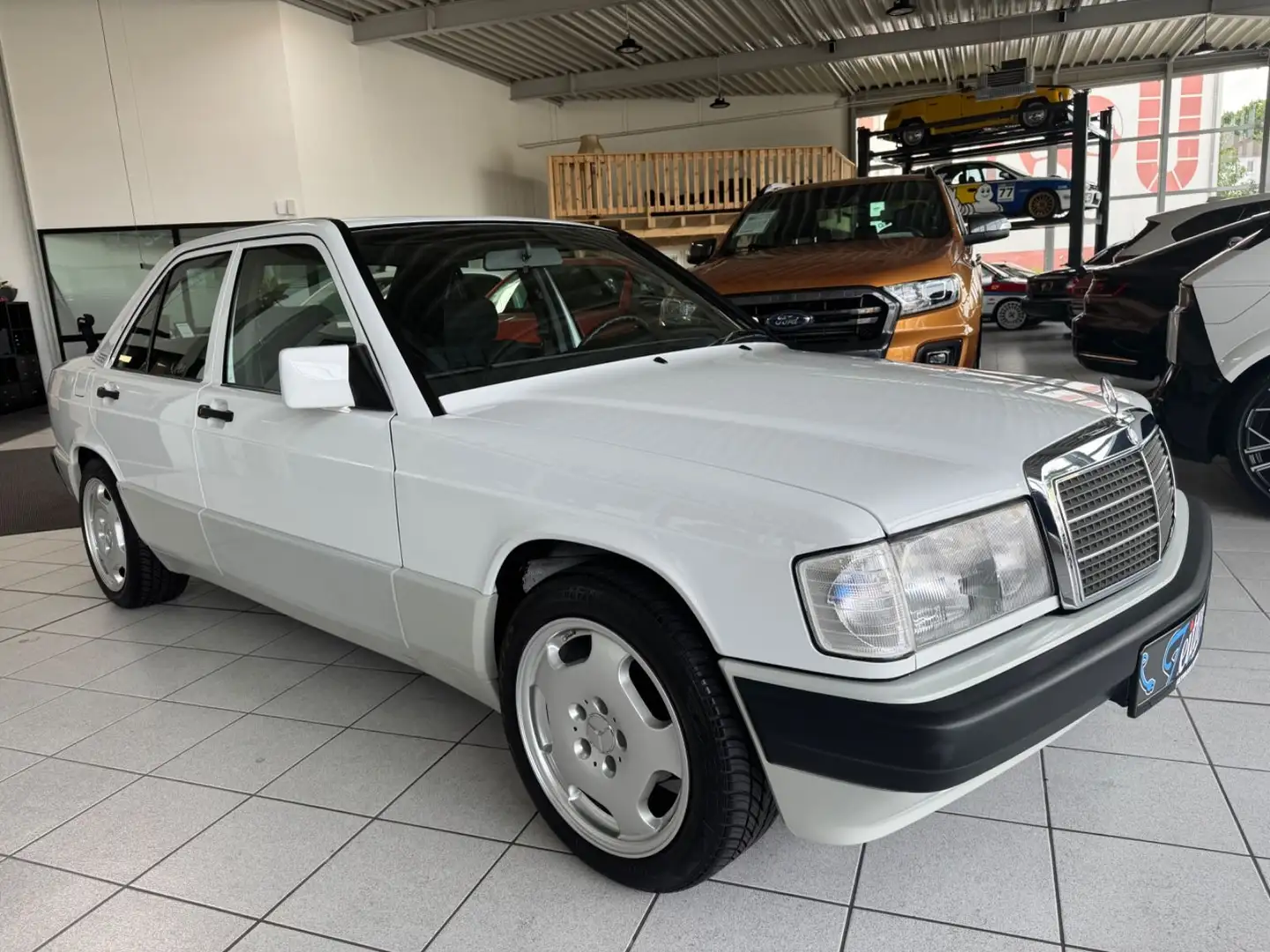 Mercedes-Benz 190 e 2.0 *Erst 14TKM*TOP Zustand*Schiebedach* Weiß - 2