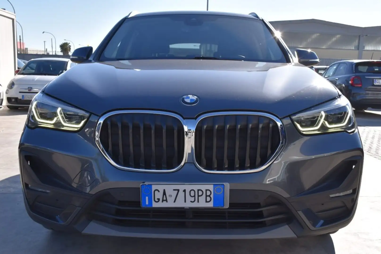 BMW X1 sDrive18d Business Advantage Gris - 2