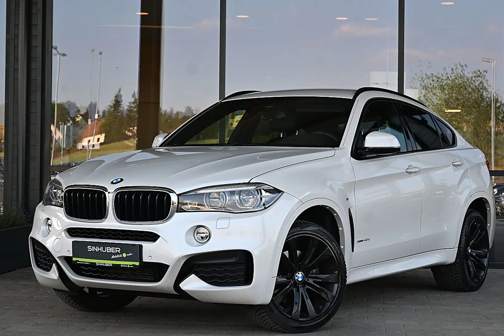BMW X6 xDrive40d Sport Activity Coupé Aut. NP €113k AH... Weiß - 1