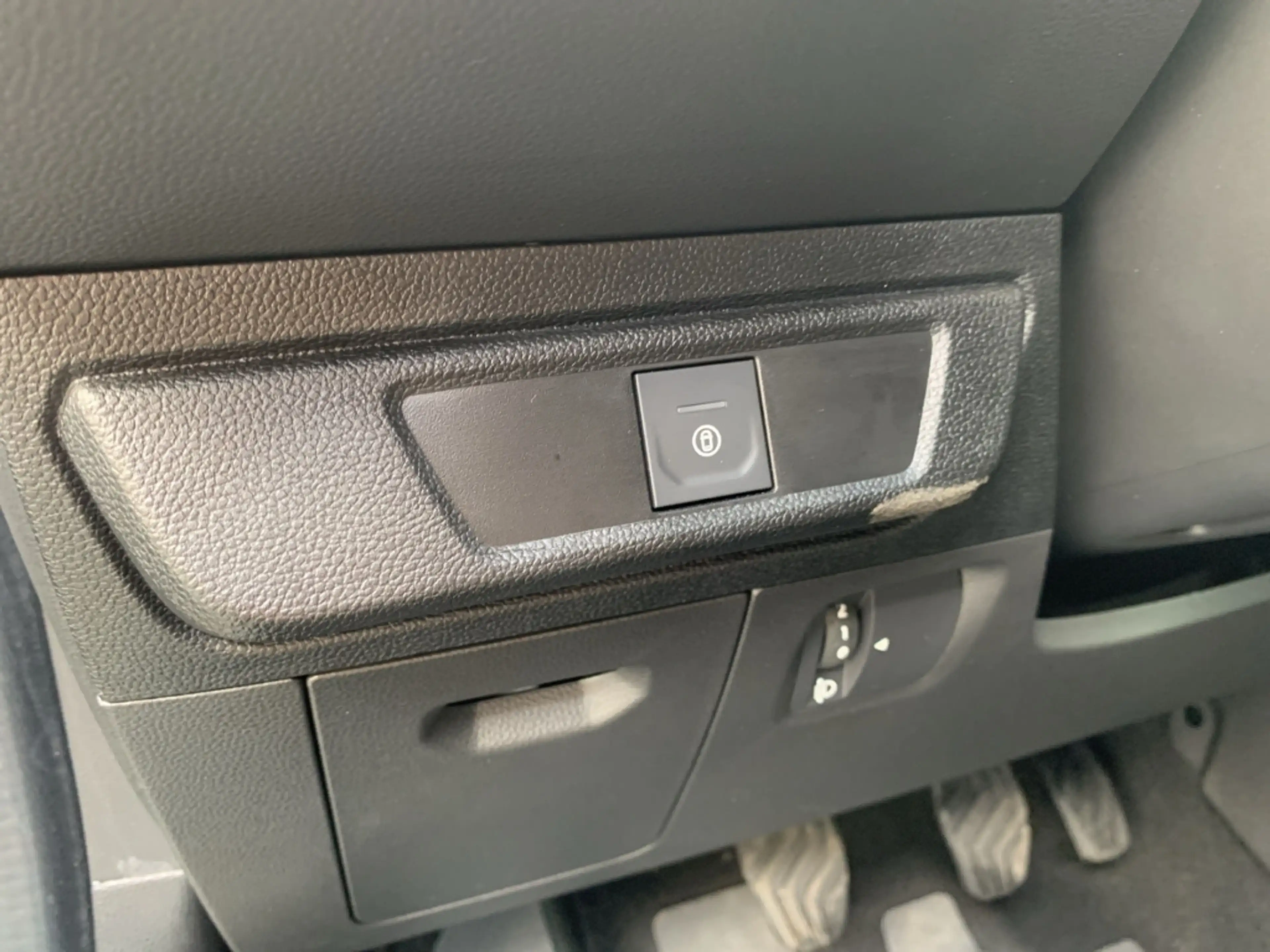 Dacia Jogger EXTREME+ TCe 110 RENEW Extreme 7-SITZER+NAVI+LED — photo 21