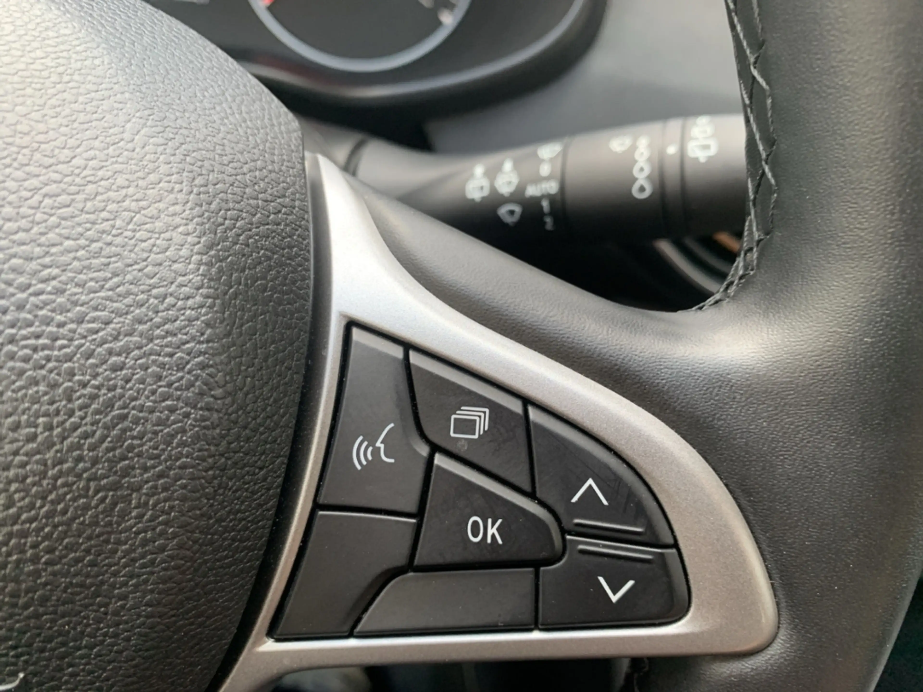 Dacia Jogger EXTREME+ TCe 110 RENEW Extreme 7-SITZER+NAVI+LED — photo 23