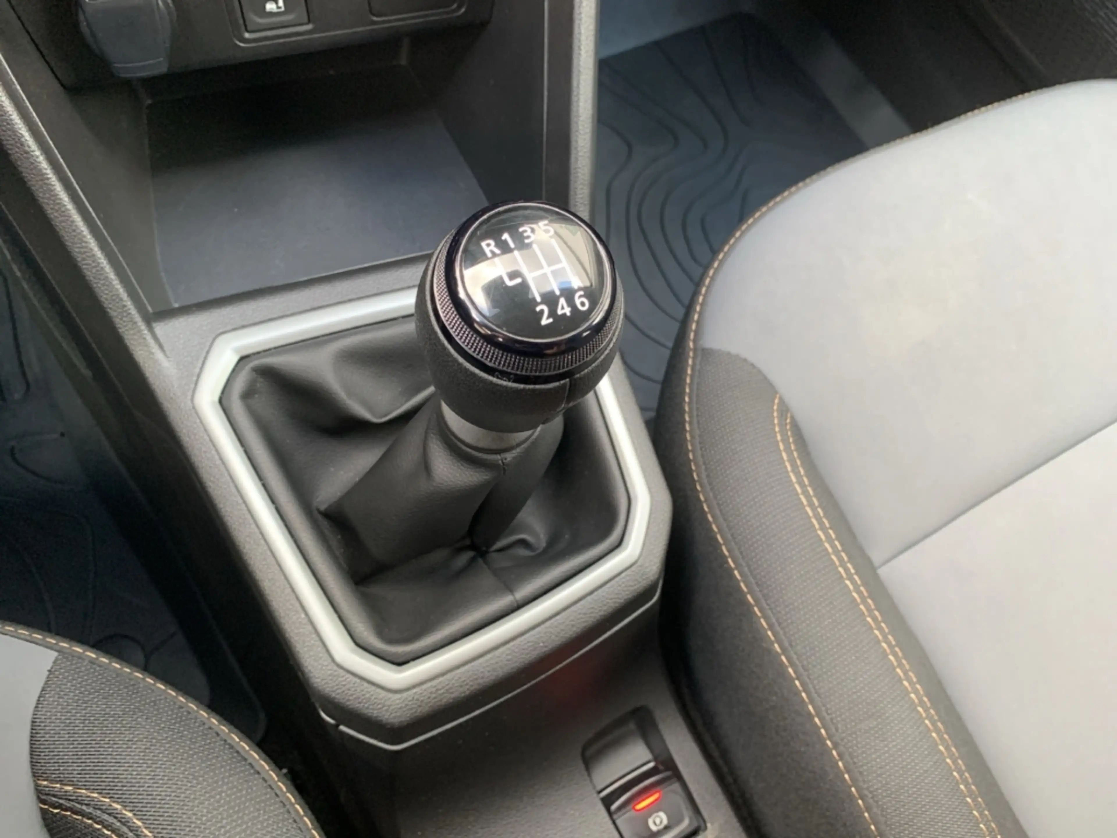 Dacia Jogger EXTREME+ TCe 110 RENEW Extreme 7-SITZER+NAVI+LED — photo 19