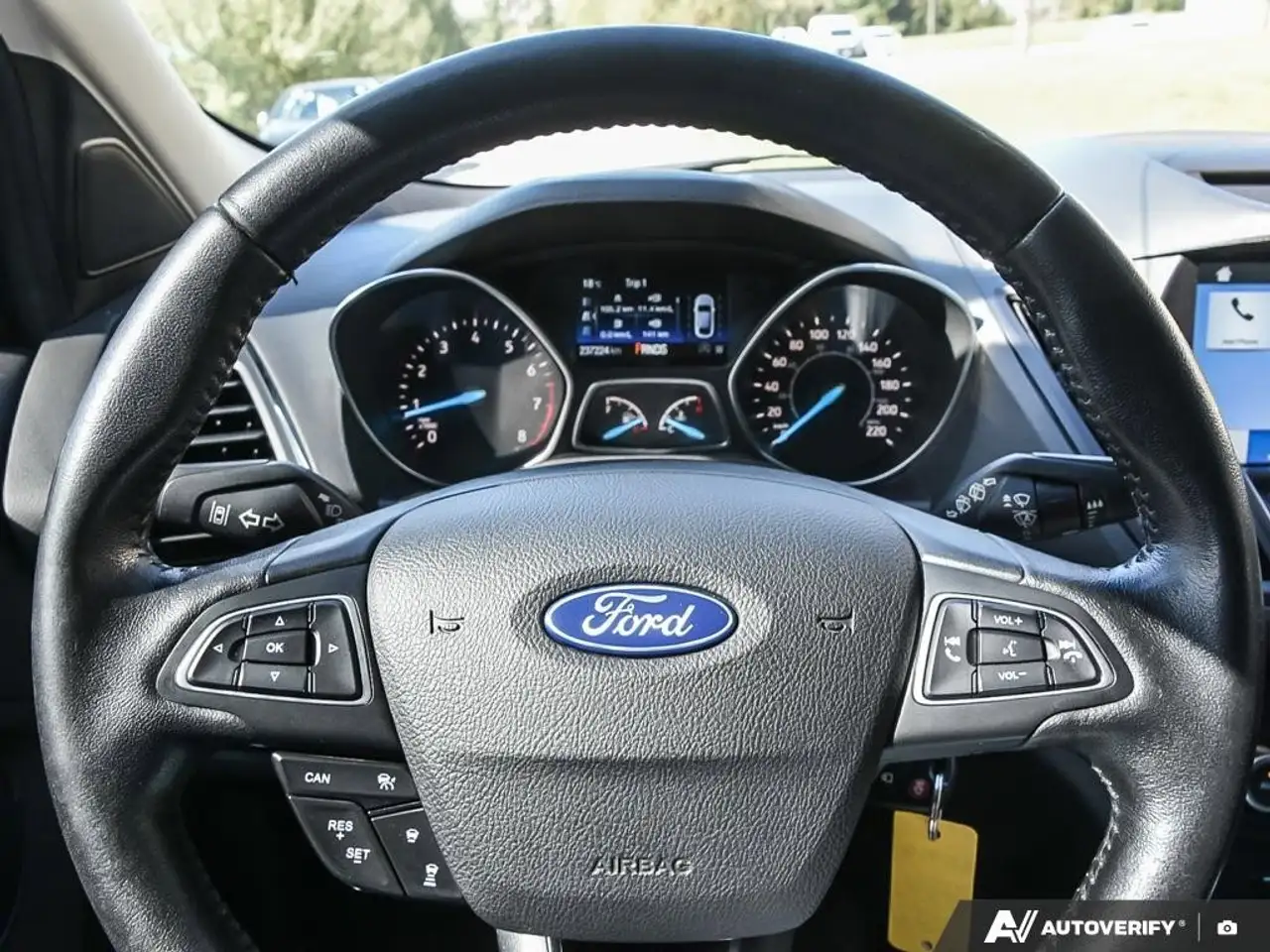 Ford Escape снимка Ford Escape