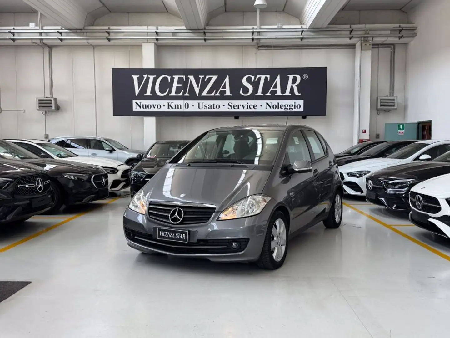 Mercedes-Benz A 160 CDI BLUE EFFICIENCY EXECUTIVE Grigio - 1