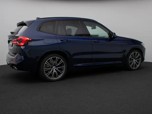 BMW X3 view 6