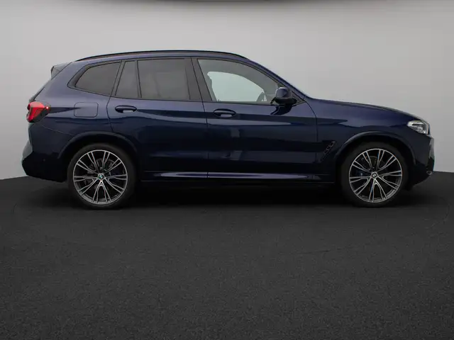 BMW X3 view 5