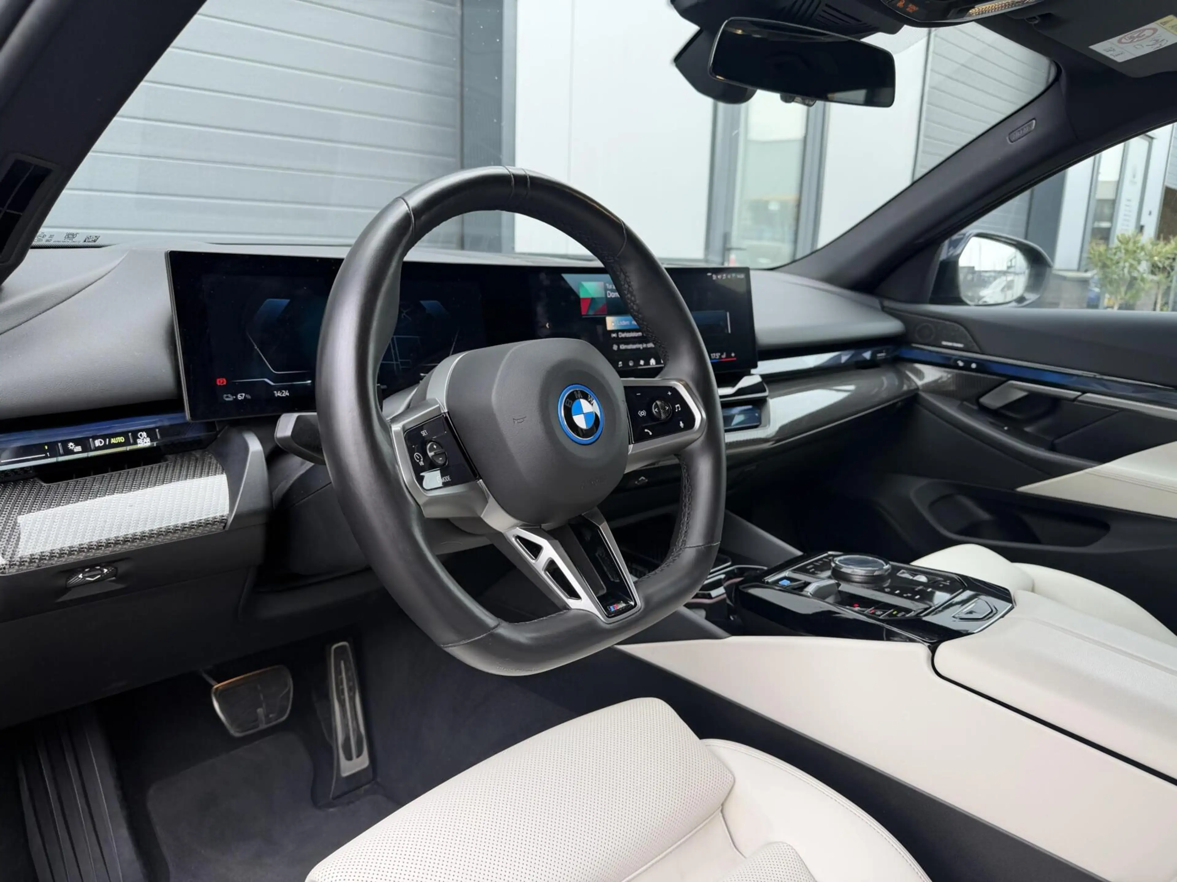 BMW i5 Touring M-Sport Pro - Carbon - Leer- Trekhaak eDri — photo 6