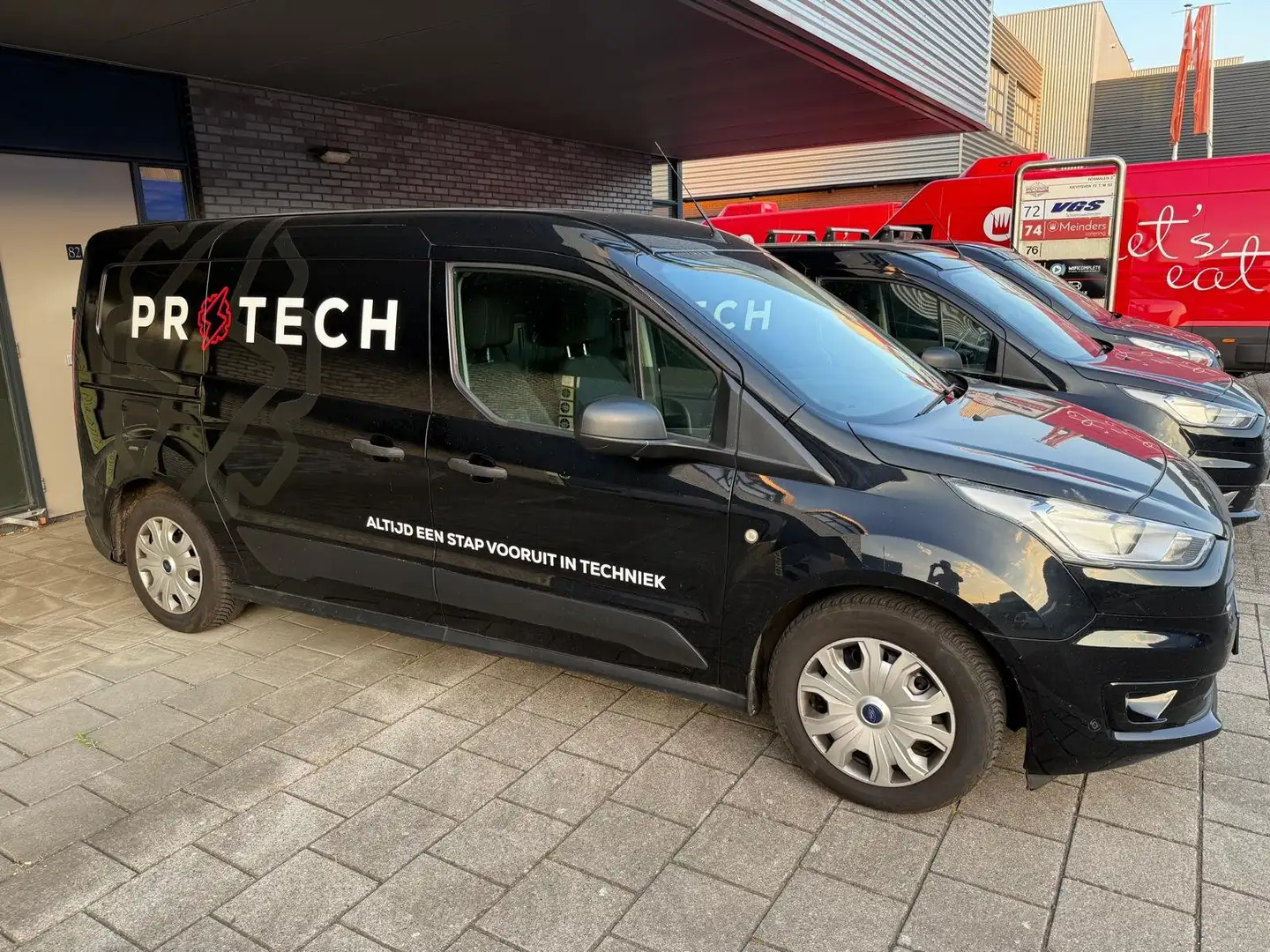 Ford Transit Connect Transit Connect 1.5 EcoBlue L2 Trend Zwart - 1