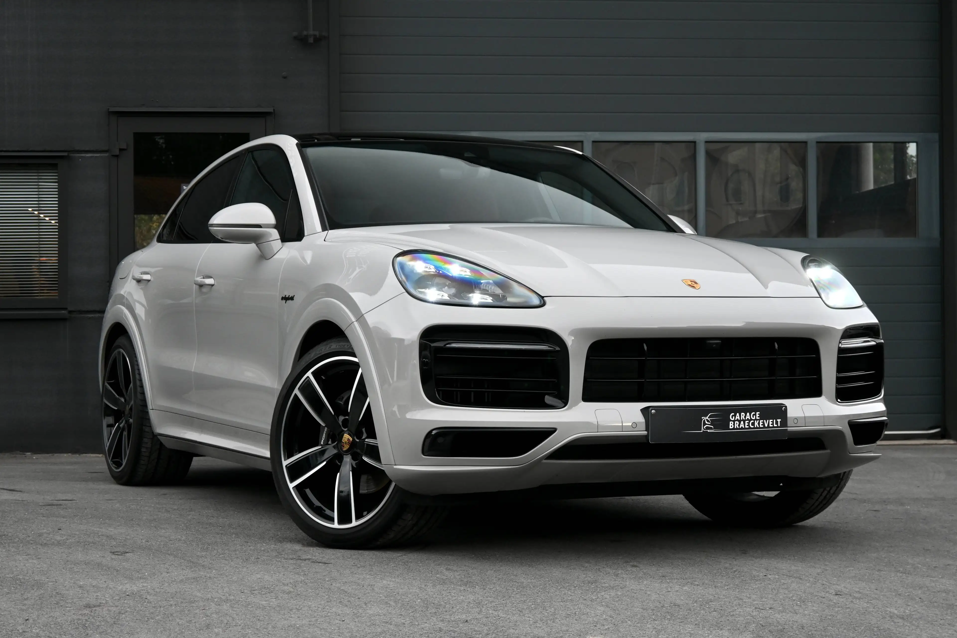 Porsche Cayenne Coupe Hybr - SportDesign - Matrix - 18Weg - Achterasbesturing - Nappa - Matrix - Bose - Sportuitlaat