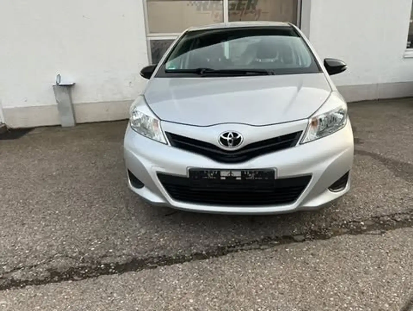 Toyota Yaris Cool Grau - 2