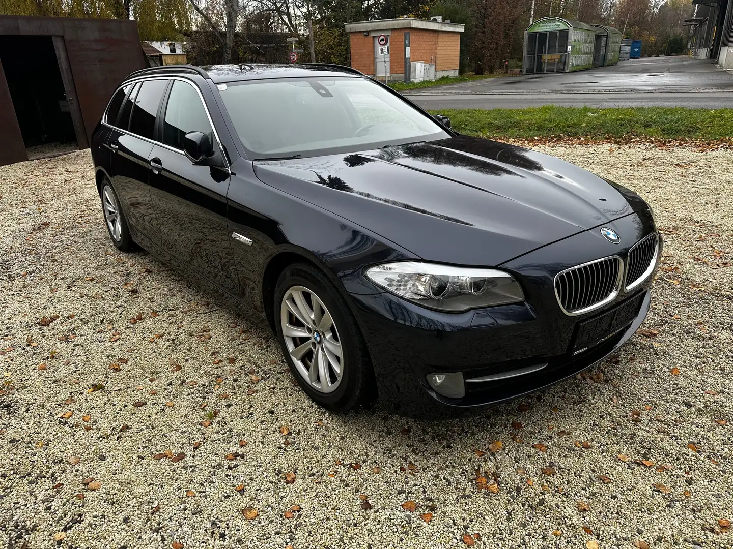 BMW 530 530d Touring Aut. Blau - 2
