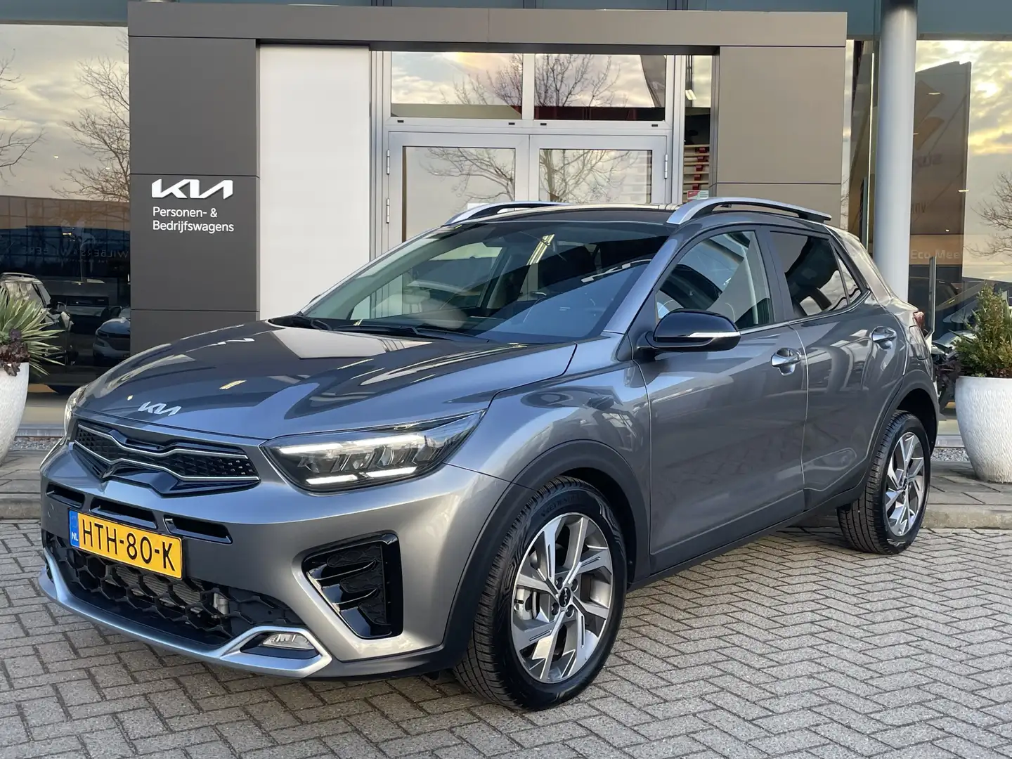 Kia Stonic 1.0 T-GDi MHEV GT-Line GT Line // Automaat // 4900 Gris - 1