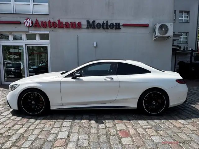 Mercedes-Benz S-Class view 7