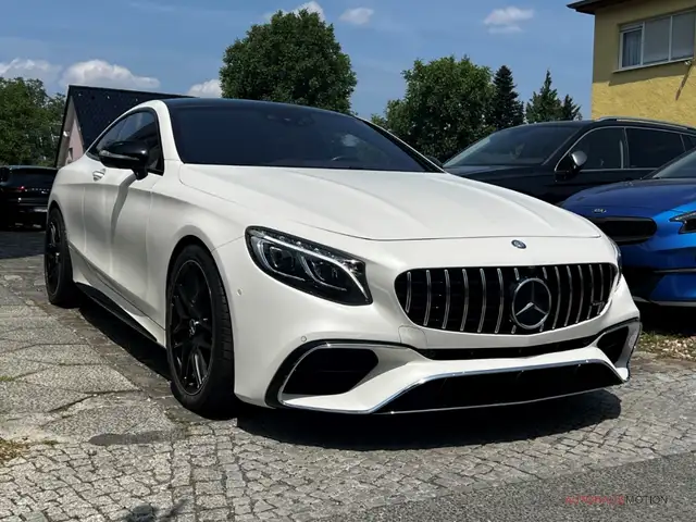 Mercedes-Benz S-Class view 4
