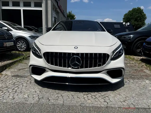Mercedes-Benz S-Class view 3