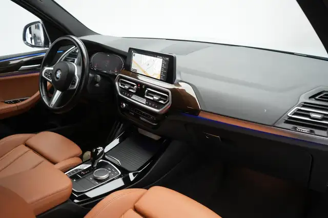 BMW X3 view 8