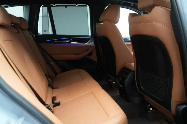 BMW X3 view 9