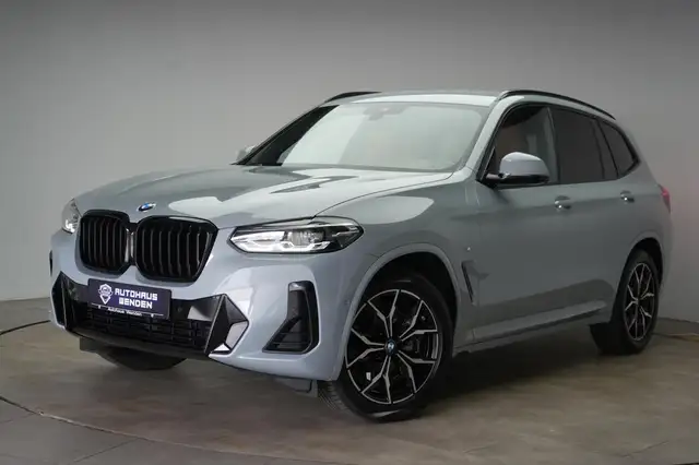 BMW X3 view 3