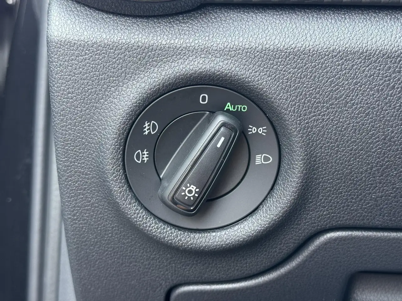 Skoda Fabia 130 1,5 TSI DSG 2 ZoKlima ACC Navi 2x Einparkhi..., миниатюра 21