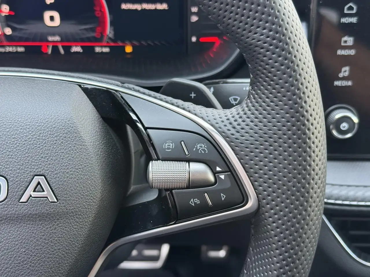 Skoda Fabia 130 1,5 TSI DSG 2 ZoKlima ACC Navi 2x Einparkhi..., миниатюра 12