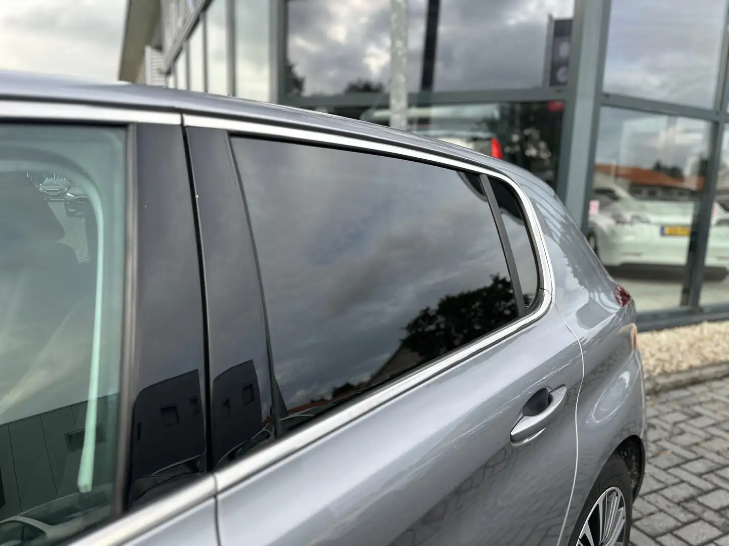 Peugeot 308 1.2 PureTech Allure Avantage | Virtual | Navi | Ha Gris - 2