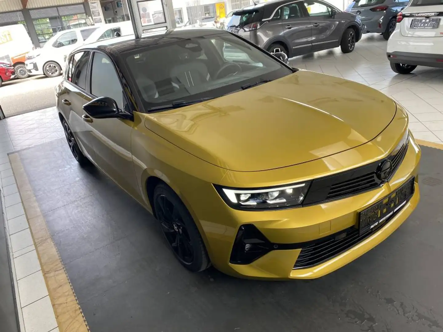 Opel Astra ASTRA L GS-Line 1,5 131PS 8G Automatik Jaune - 2