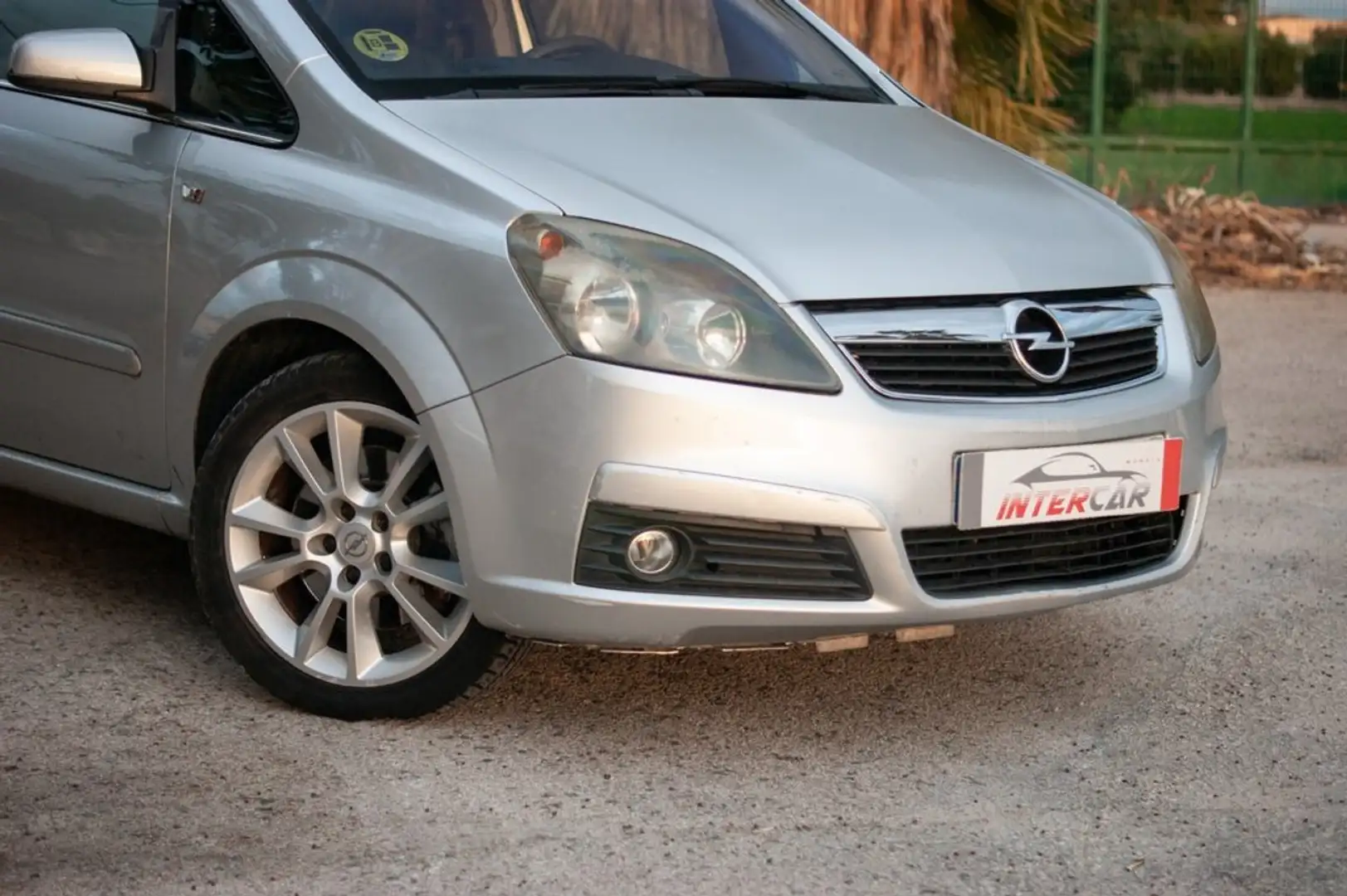 Opel Zafira Enjoy 1.9 CDTi 8v 120 CV Gris - 2