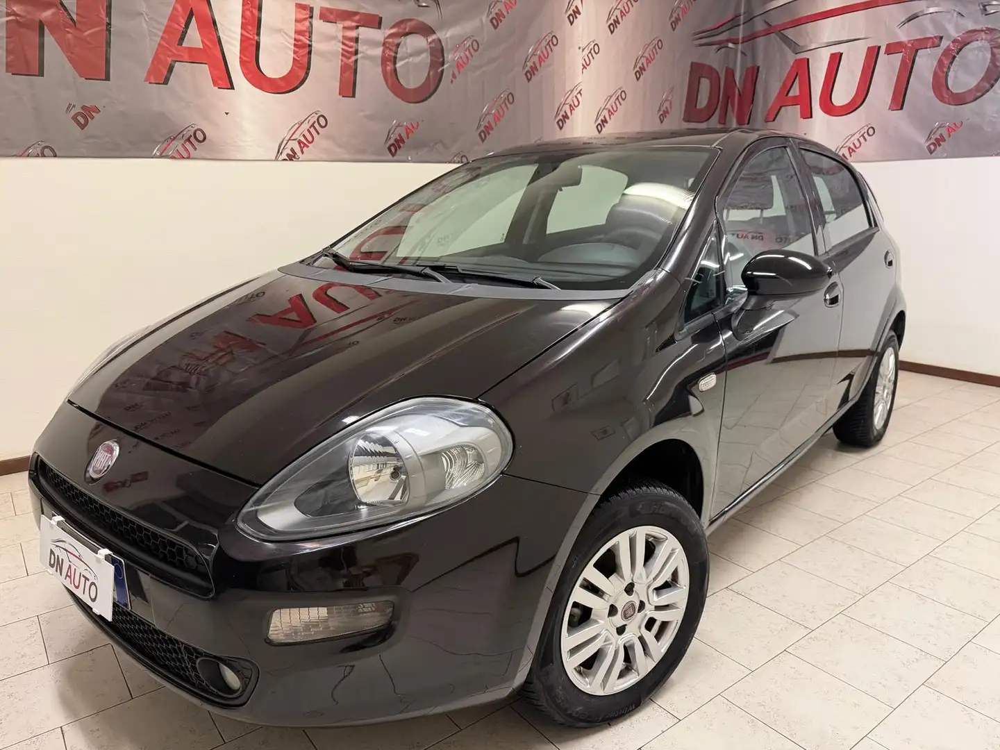 Fiat Punto Evo 5p 1.4 natural power Emotion 70cv Negro - 1