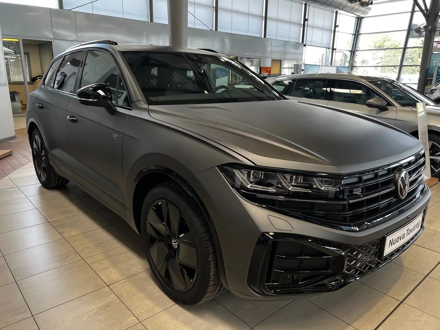 Volkswagen Touareg Touareg 3.0 V6 tdi scr R-Line 286cv auto Grigio - 1