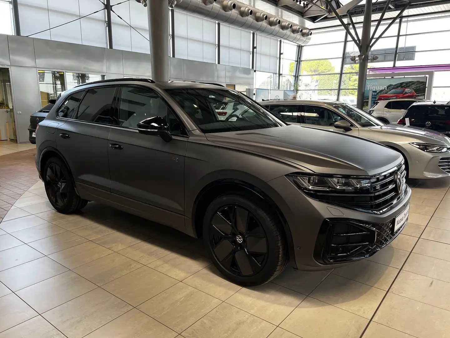 Volkswagen Touareg Touareg 3.0 V6 tdi scr R-Line 286cv auto Grigio - 2