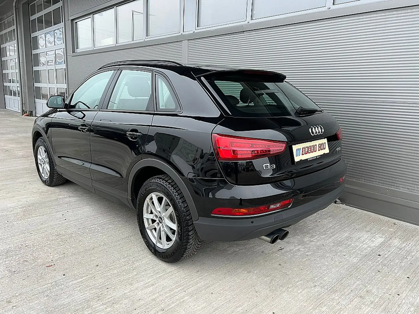 Audi Q3 Noir - 2