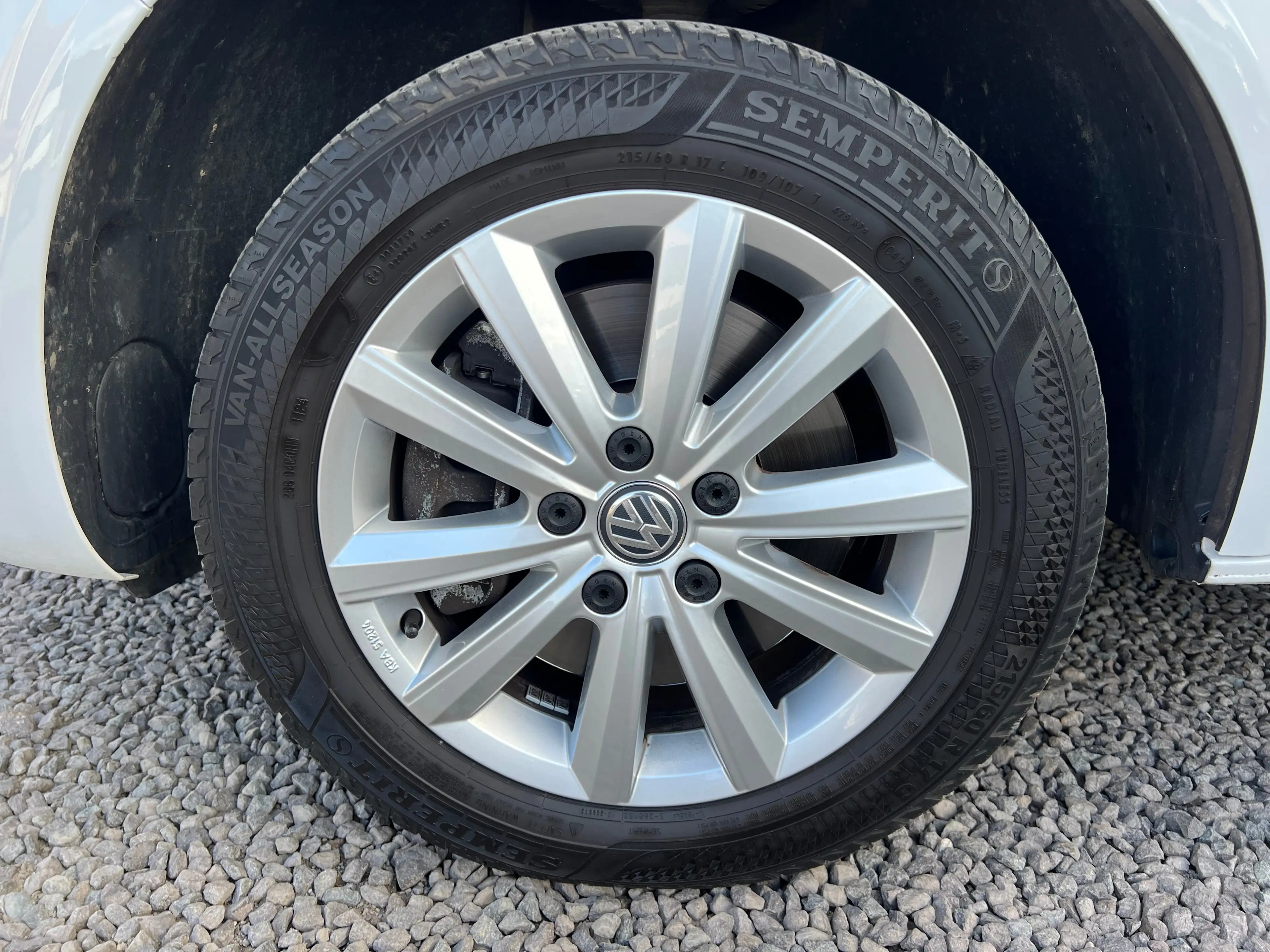 Volkswagen T6.1 Multivan Multivan 4MOTION DSG LED AHK FSH GRA KAMERA STHZ — photo 11
