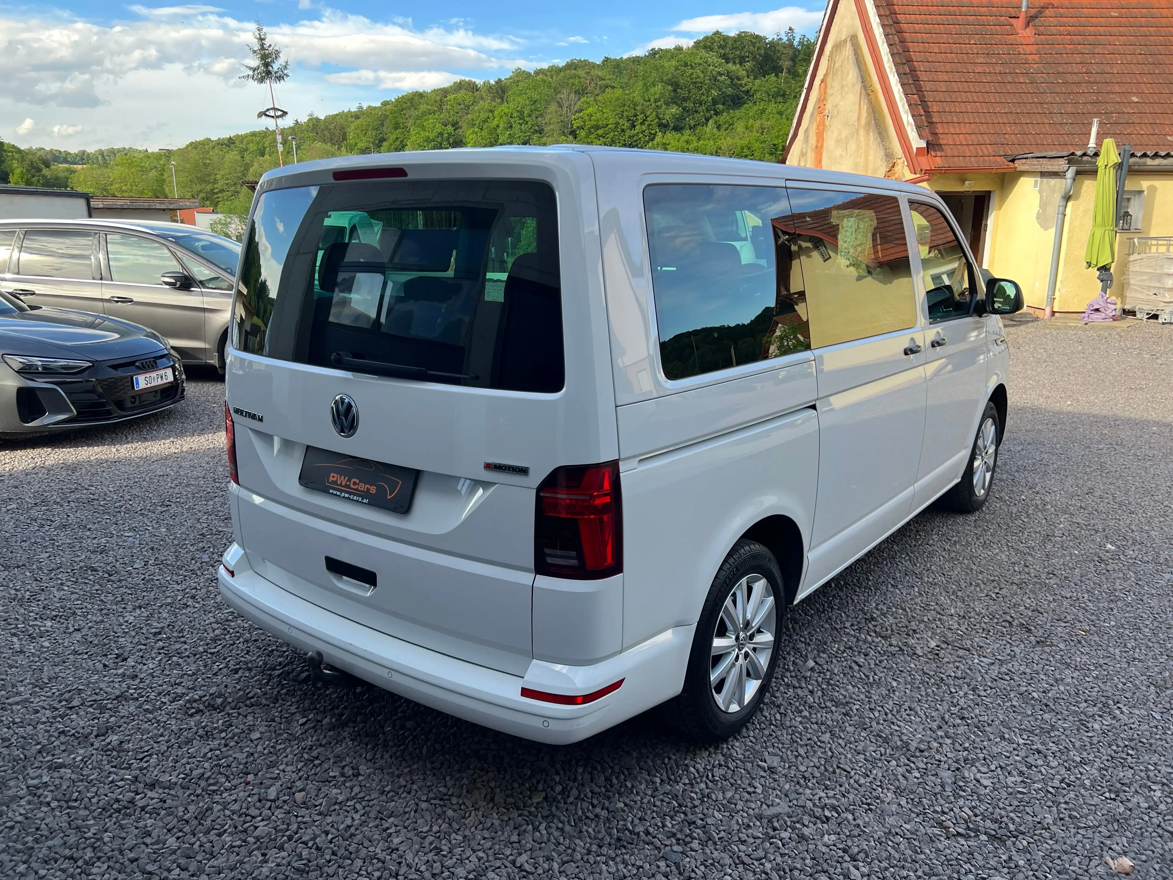 Volkswagen T6.1 Multivan Multivan 4MOTION DSG LED AHK FSH GRA KAMERA STHZ — photo 8