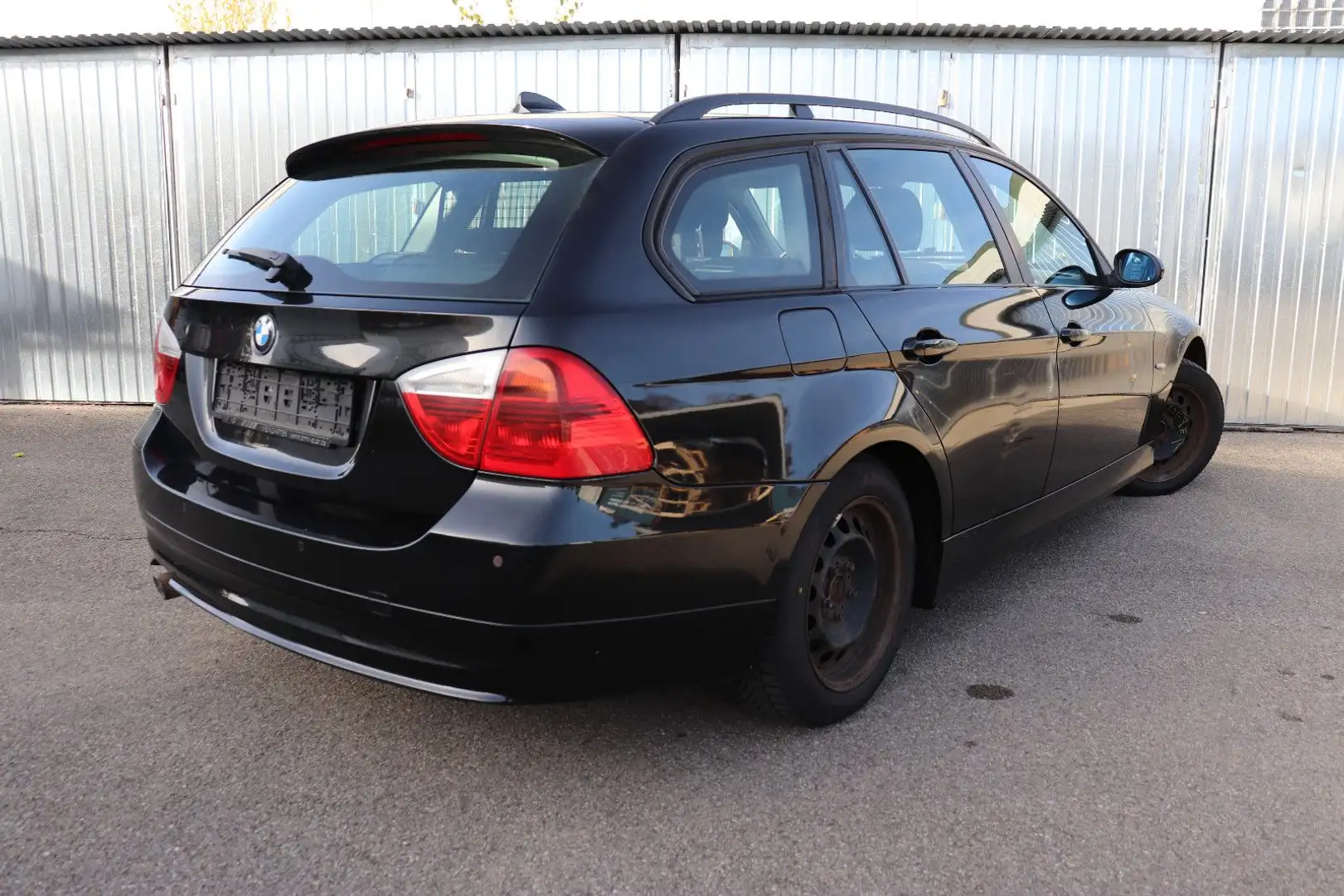 BMW 320 d PANORAMA*SPORTSITZE*abAHK*PDC*2Z-KLIMAAUT.BLOOTH Zwart - 2