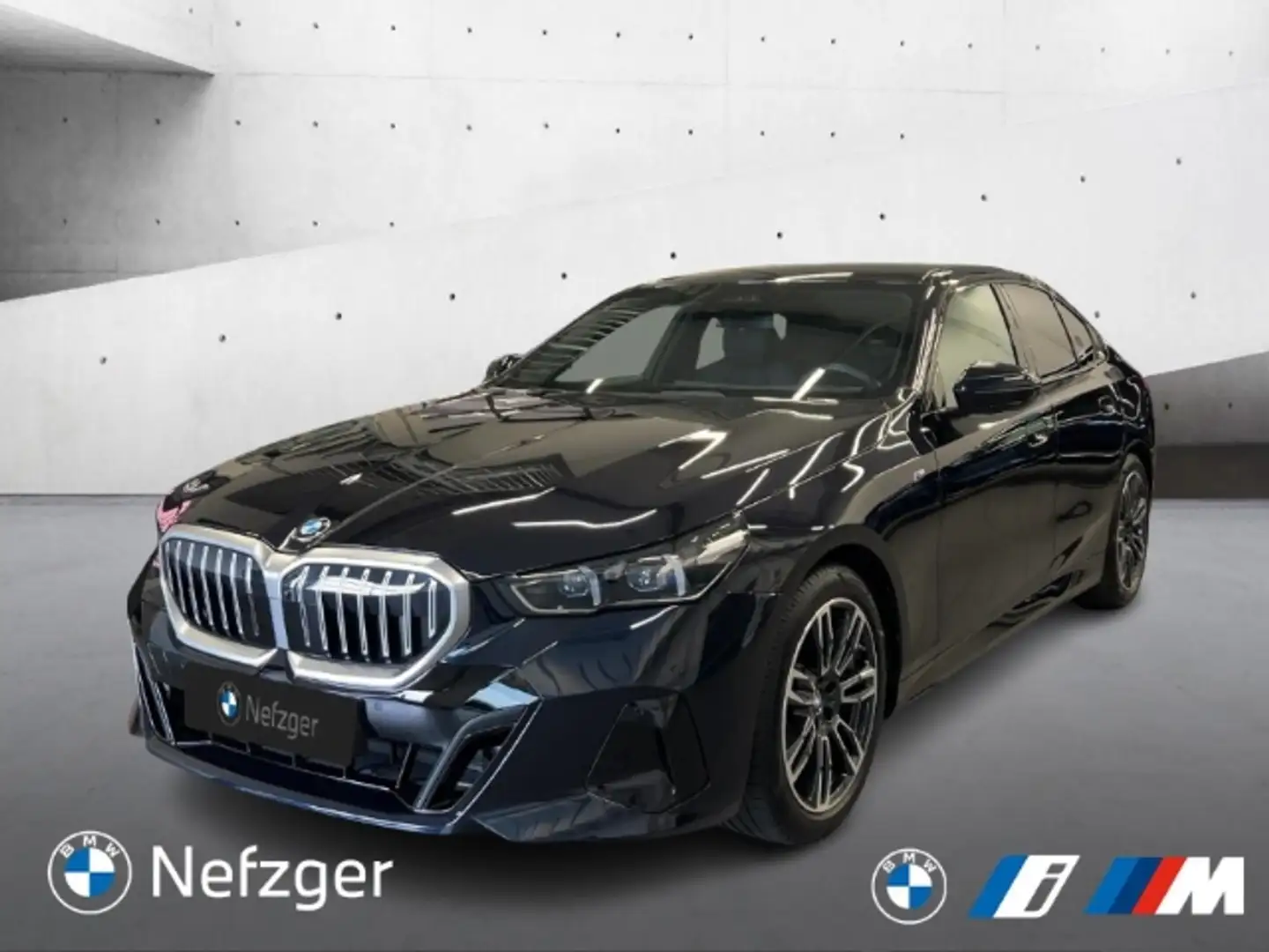 BMW 520 d Limousine M Sport HUD RFK LHZ ACC 4 Zonen Zwart - 1