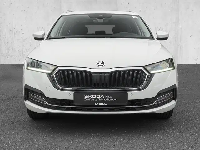 Skoda Octavia view 3