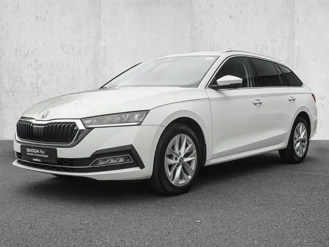 Skoda Octavia view 2