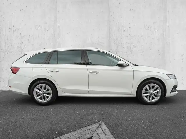 Skoda Octavia view 5