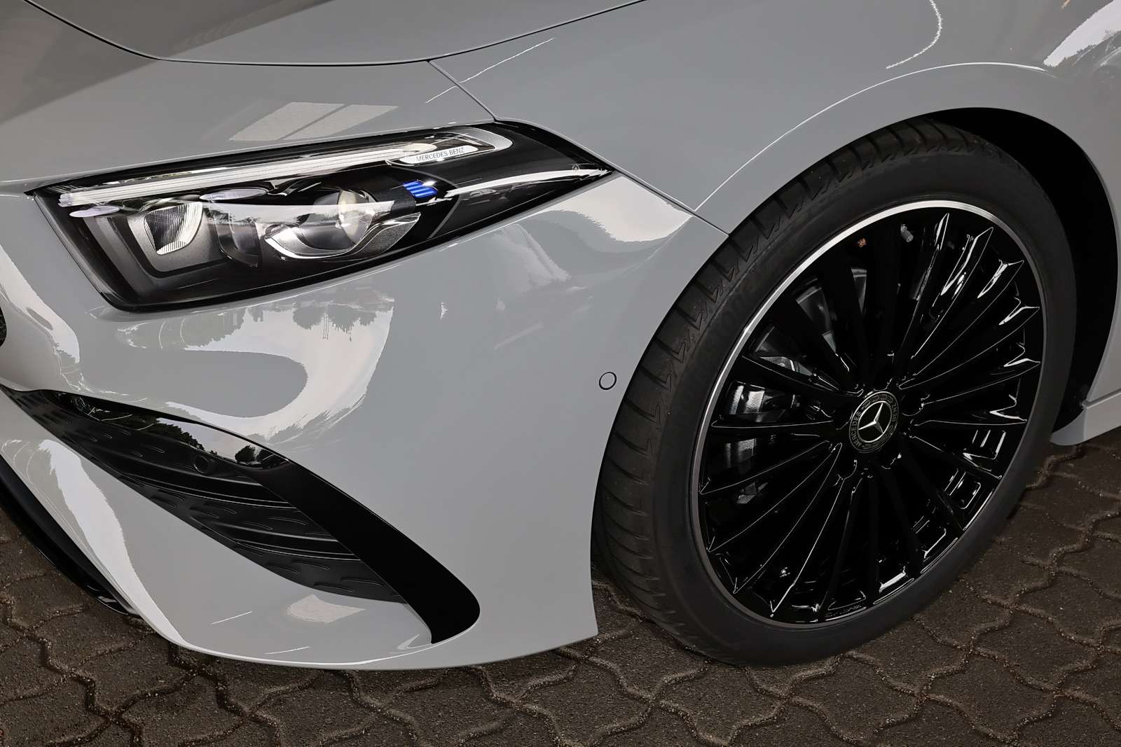 Mercedes-Benz A 200